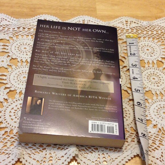 3 for $10 book sale! FBI, Romantic Suspense, Dee Henderson, Danger in shadows - Picture 2 of 7